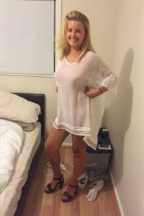 Caitlin Marsh, 19, Bern - Switzerland, Foam massage