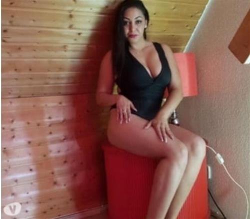Young busty escort model Invor (20yo) Sex in the car Mons