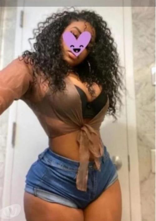Great escort Ogbonna in Florence, Deep blowjob Italy