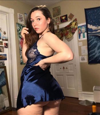 Lilith, 24, Angouleme - France, Mutual masturbation